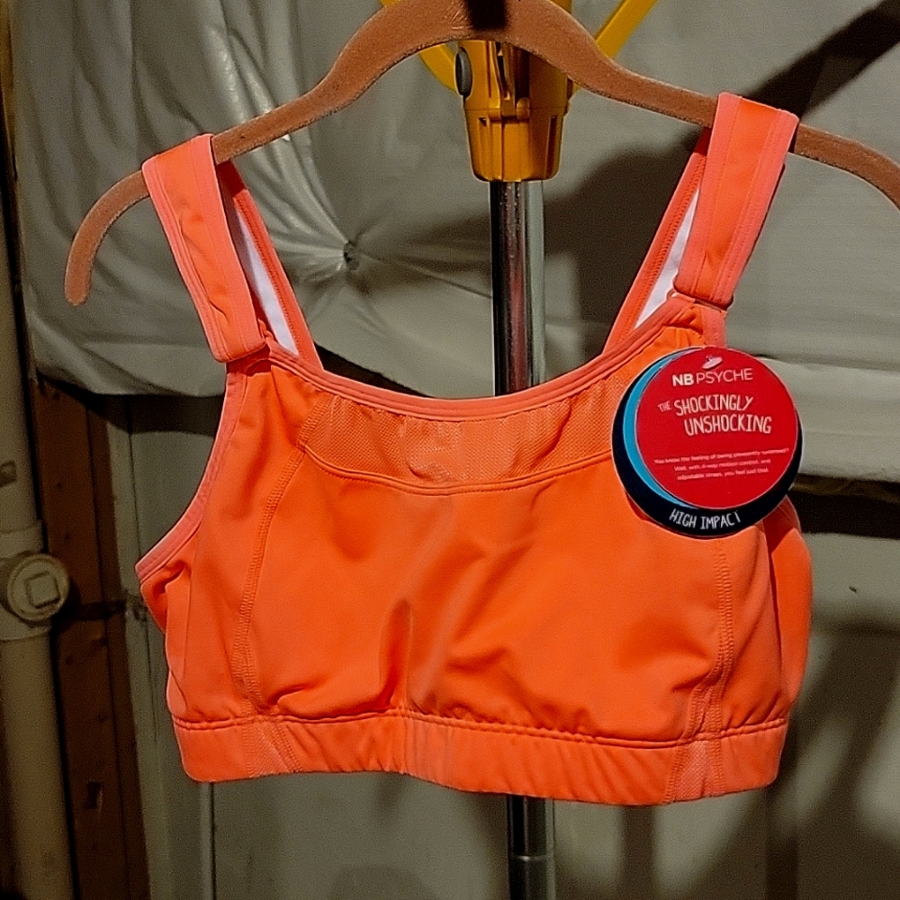 New Balance new with tag high impact 38D sports bra WBT3108
